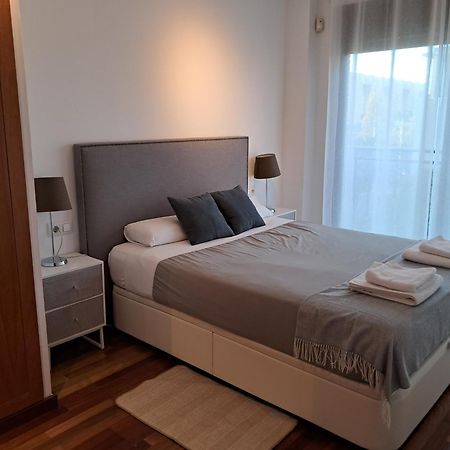 Modern Apartment, With Parking, Close To The Beach!! 圣阿德里安-德贝索斯 外观 照片