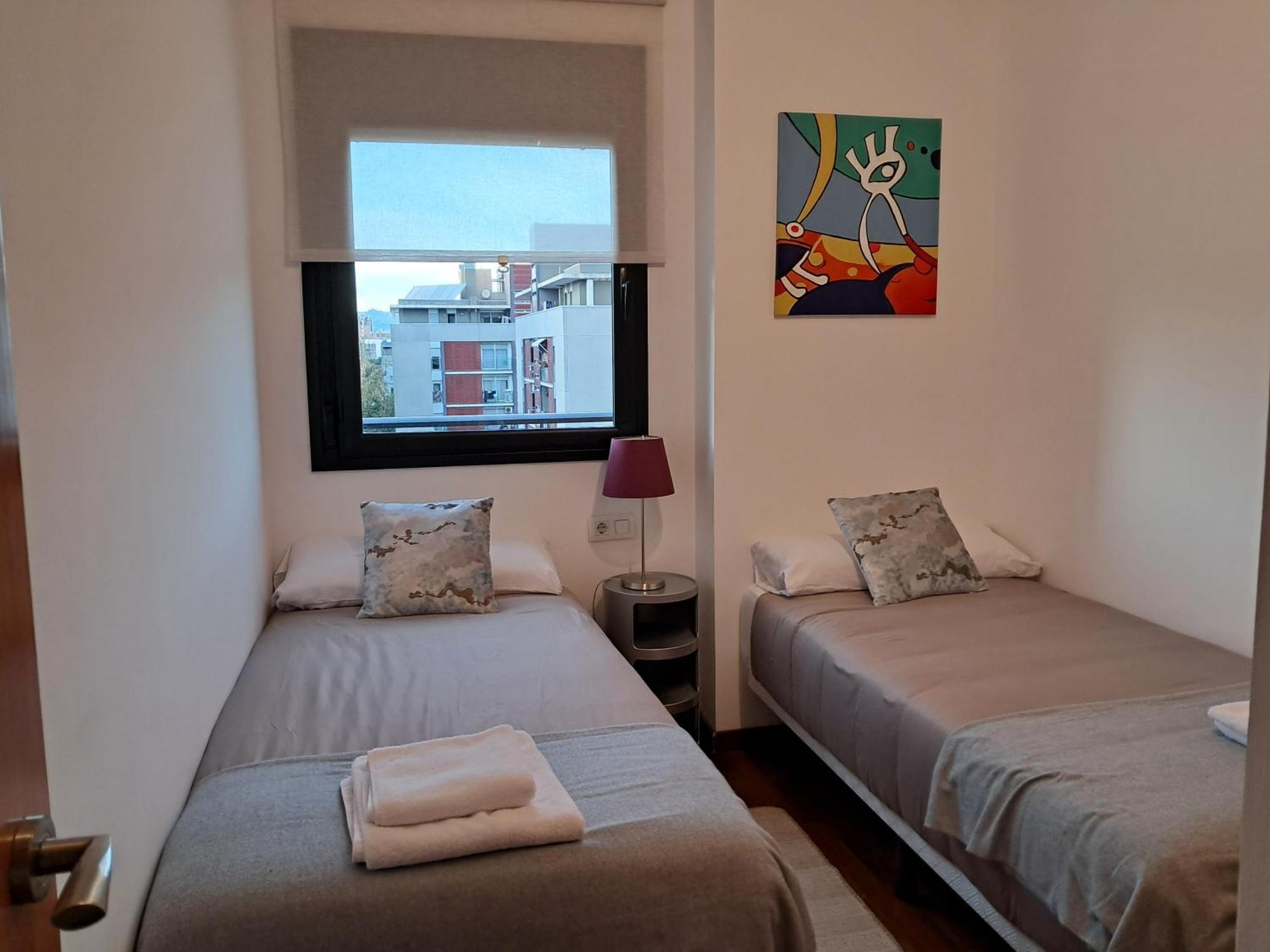 Modern Apartment, With Parking, Close To The Beach!! 圣阿德里安-德贝索斯 外观 照片