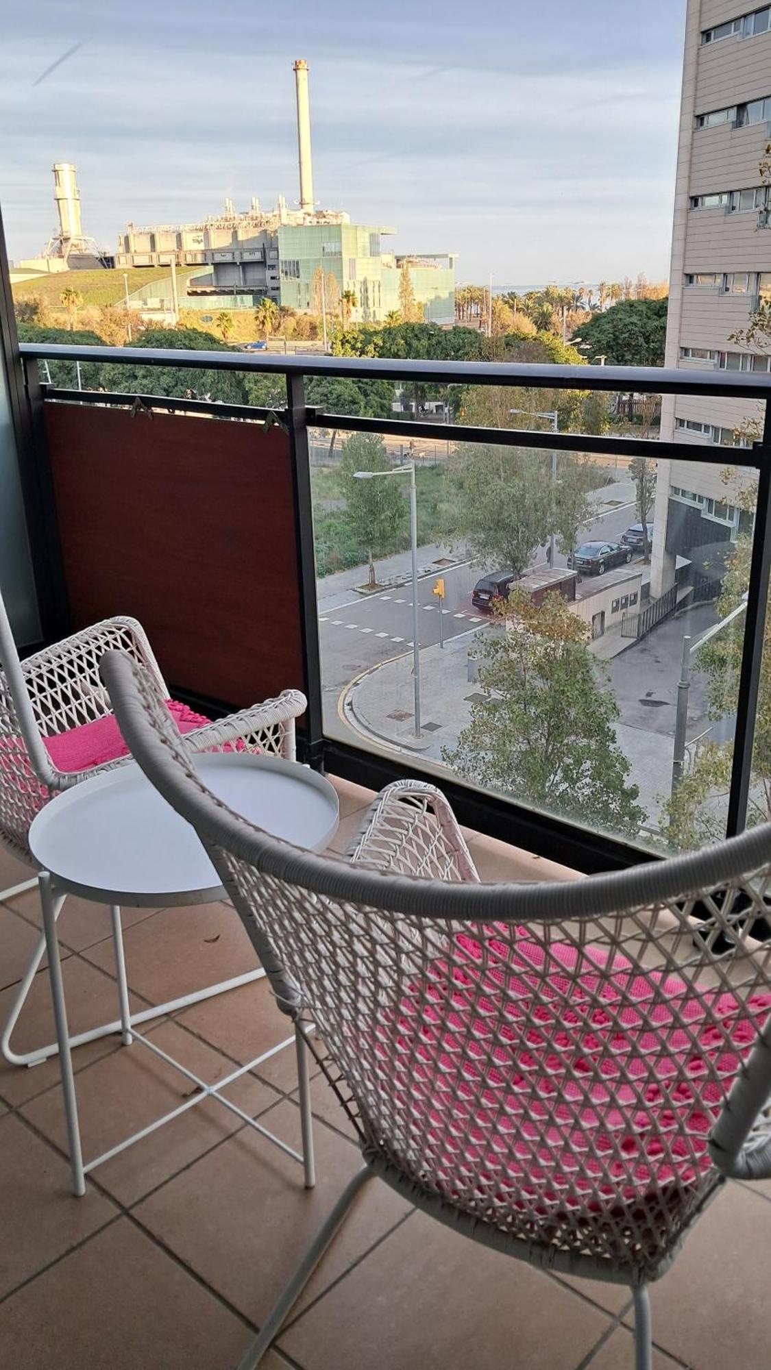 Modern Apartment, With Parking, Close To The Beach!! 圣阿德里安-德贝索斯 外观 照片